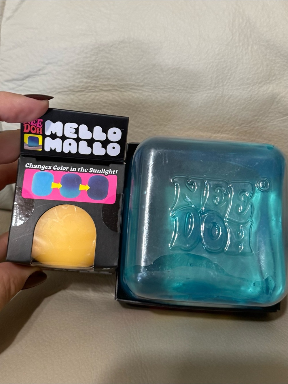 NEW NeeDoh Nice Berg Blue XL Giant & Yellow NeeDoh Mello Mallo Color Change - Picture 3 of 4